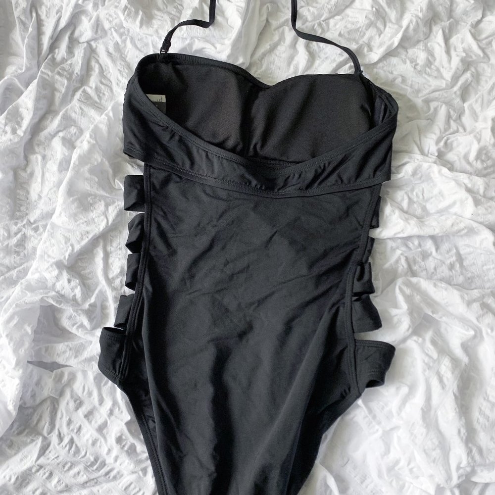 Kenneth Cole Sexy Cut Out One-Piece Swimsuit SizeS - Picture 6 of 9